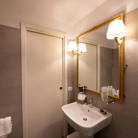 Venus 4*