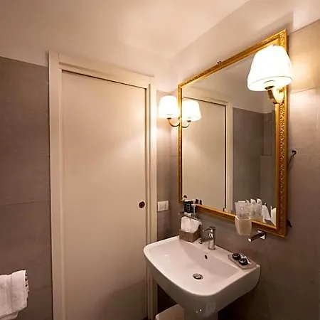 Venus 4*