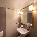 Venus 4*